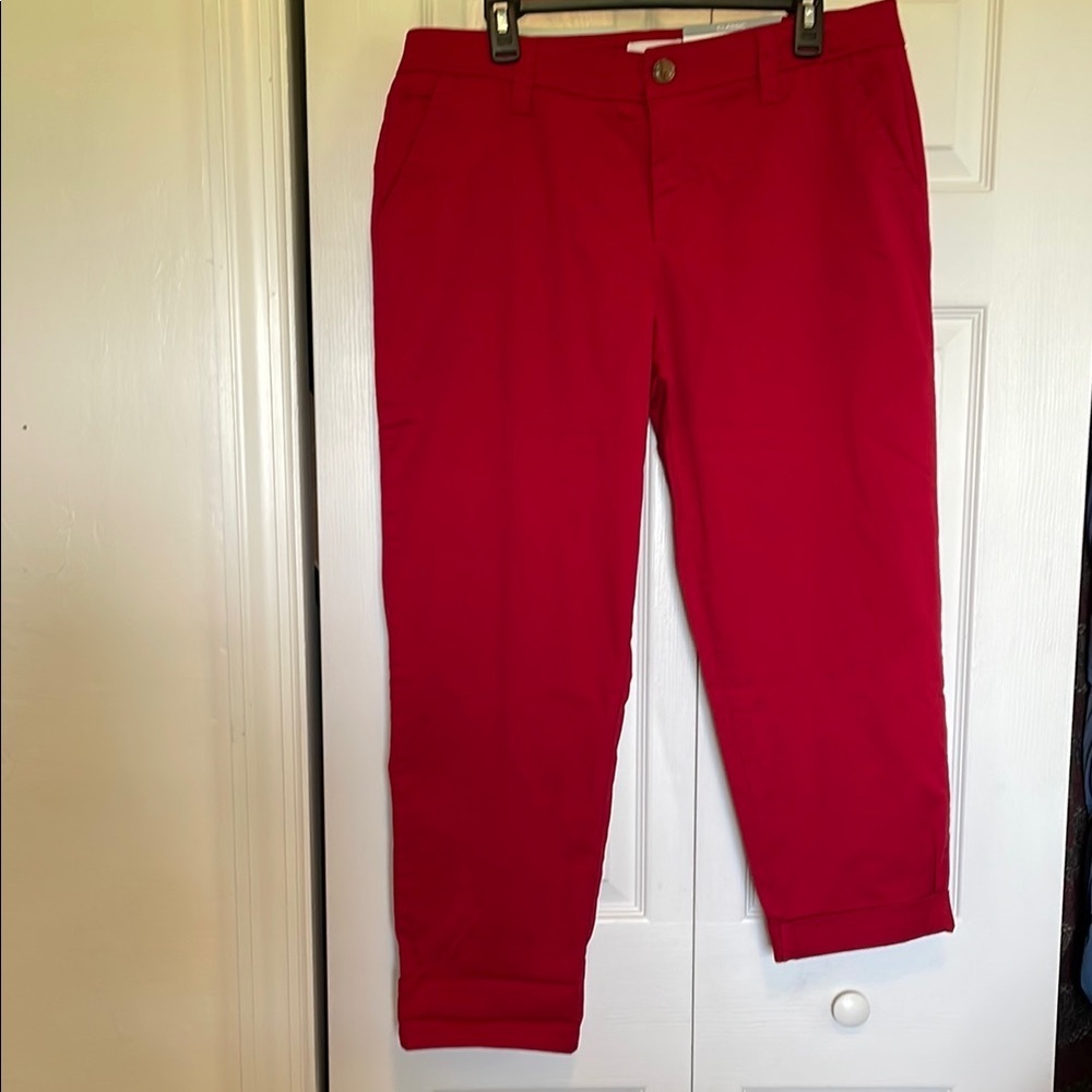 NWT sz 14 Liz Claiborne red capri pants Zip and button pockets 27.5” inseam